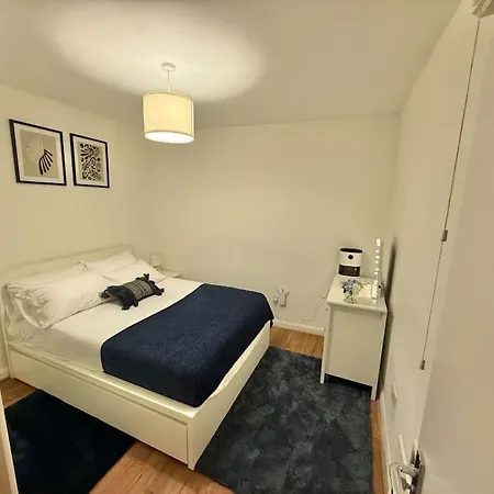 Cozy 1-Bedroom Flat Londen Buitenkant foto